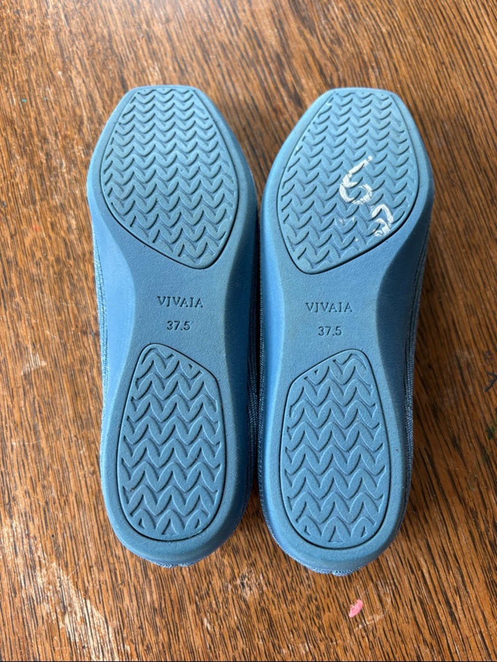 Vivaia Lightweight Square-Toe V-Cut Flats (Margot™ Walker) size 7 - Picture 6 of 8